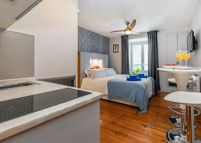 Cozy&perfect location Bairro Alto Chiado